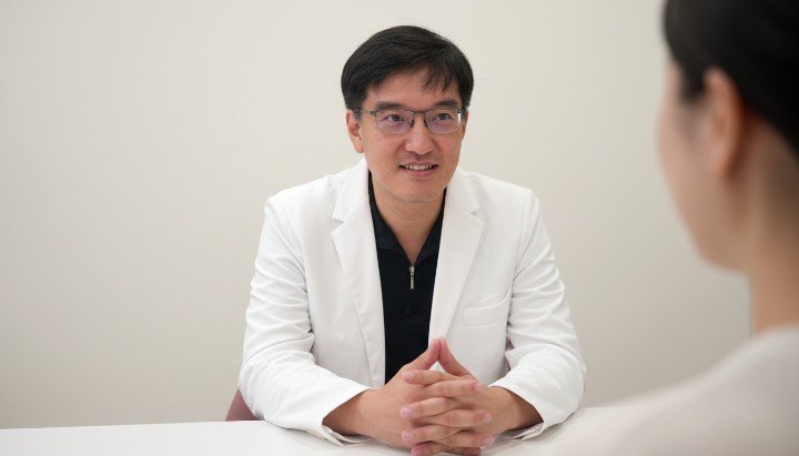 睡前調暗燈光營造氛圍的放鬆技巧 患者學習腹式呼吸法的深度放鬆技巧 醫師撰寫睡眠衛教手冊與放鬆技巧 透過寫下煩惱清單釋放壓力的放鬆技巧